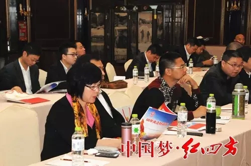 积极探索农资网络营销工作,推动线下传统渠道和线上网络渠道的整合。 积极探索农资网络营销工作,推动线下传统渠道和线上网络渠道的整合。