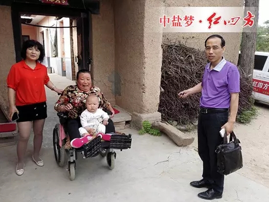 同云平接下“中国好肥料”公益赠肥活动的接力棒 同云平接下“中国好肥料”公益赠肥活动的接力棒